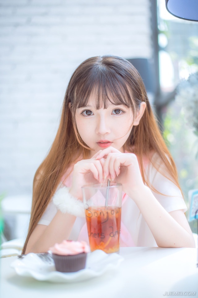 “都给我安静！”猛然，吕蒙突然大喝一声，气贯丹田，声音如同炸雷一般，仿佛将吕蒙全身的力气都给爆发出来一般，看着众人怒吼道。